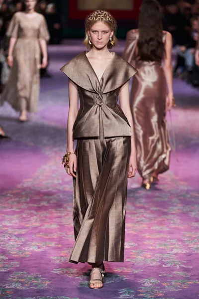 Look 55